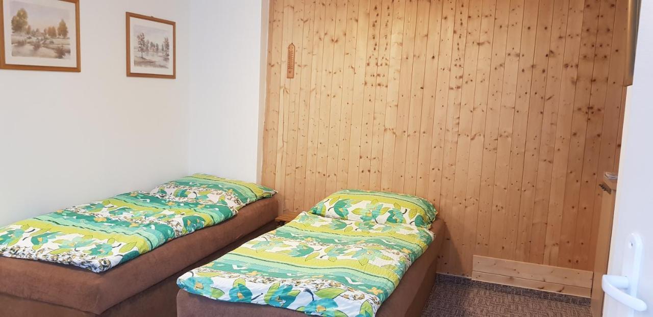 Apartmán KOI Apartman Veltrusy Kültér fotó